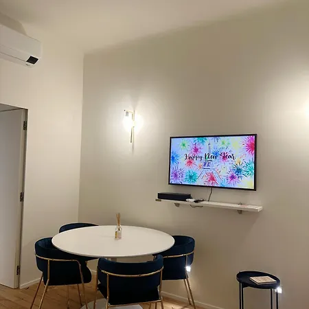 Private With Wi-fi Near Duomo Atena 아파트 *